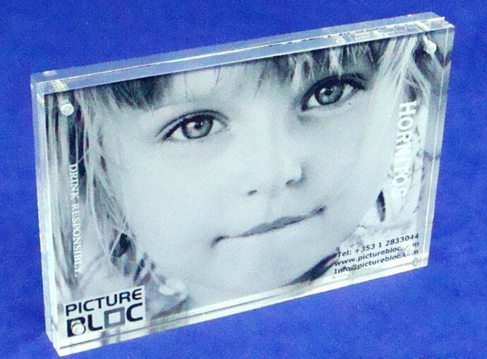 New style wholesale clear acrylic cube photo frame