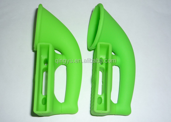green_silicone_promotional_gift_iphone_strong_style_color_b82220_speaker_horn_strong_13_db_of_volume_amplified.jpg