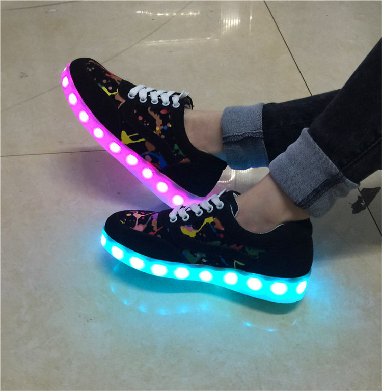 女性は靴を点灯ledネオン輝く大人のためのシミュレーションの靴仕入れ・メーカー・工場
