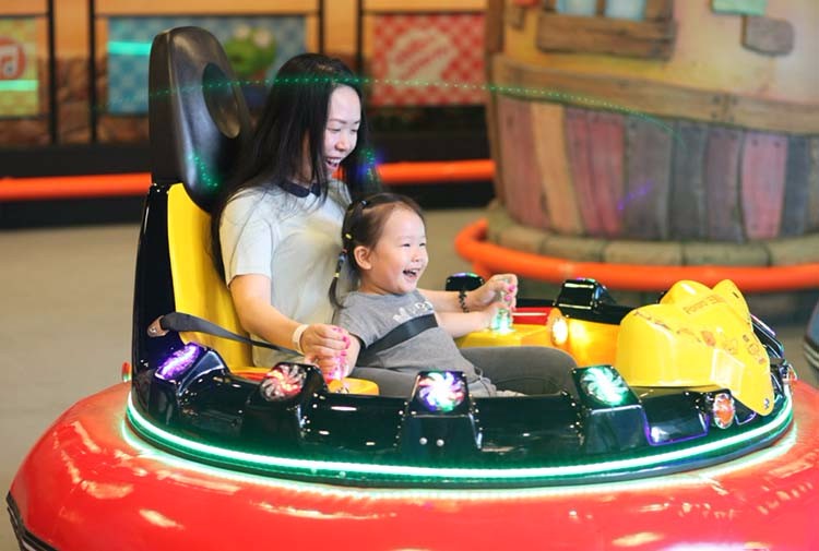 中国メーカークールアウトライン遊園地大人電気バンパー車、ufoバンパー車仕入れ・メーカー・工場
