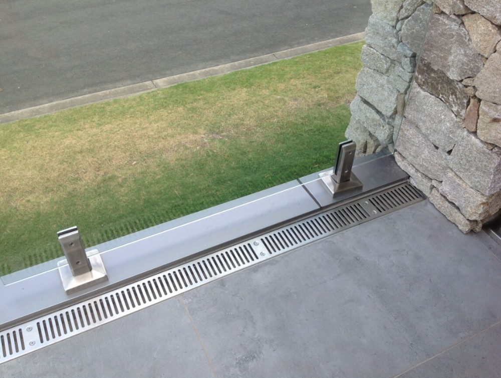 swimming pool overflow drain
