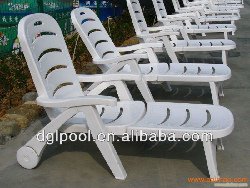 China Folding Plastic Beach Chairs,Beach Sun Lounger With Wheel Buy
