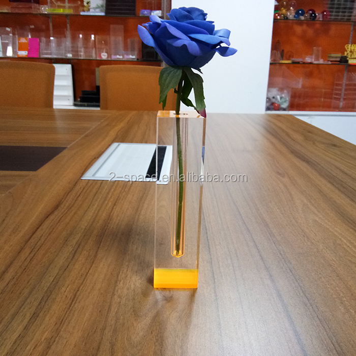 acrylic vase (7).jpg