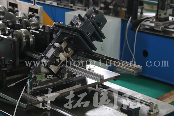 高速光キールロールのマシンを形成する加工のツール仕入れ・メーカー・工場