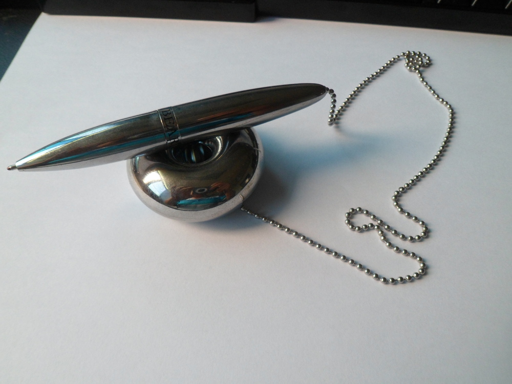 Metal Bead Chain Floating Pen With Base Business Gift