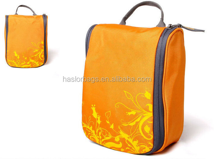 Promotional wholeasle travel cosmetic bag with china manufacturer