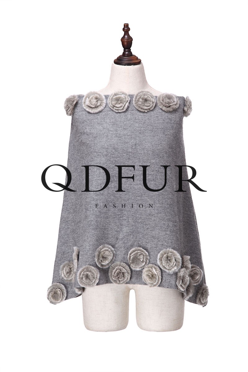 QD82048ホットラブリー販売女の子女性ファッション羊の毛皮のショールでウサギの毛皮ボール岬仕入れ・メーカー・工場