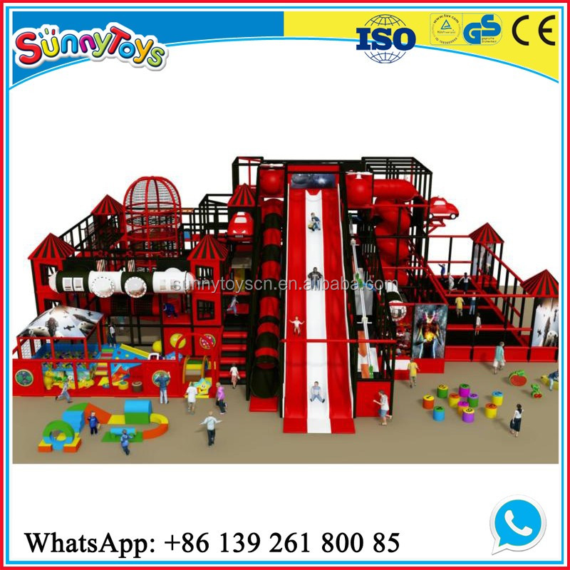 ジャングルテーマの屋内キッズプレイパーク、屋内ジャングルジム