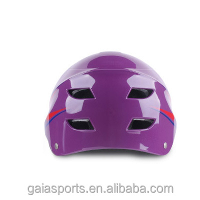 カスタマイズされた新しいスケートのヘルメットスケートボードのヘルメット仕入れ・メーカー・工場