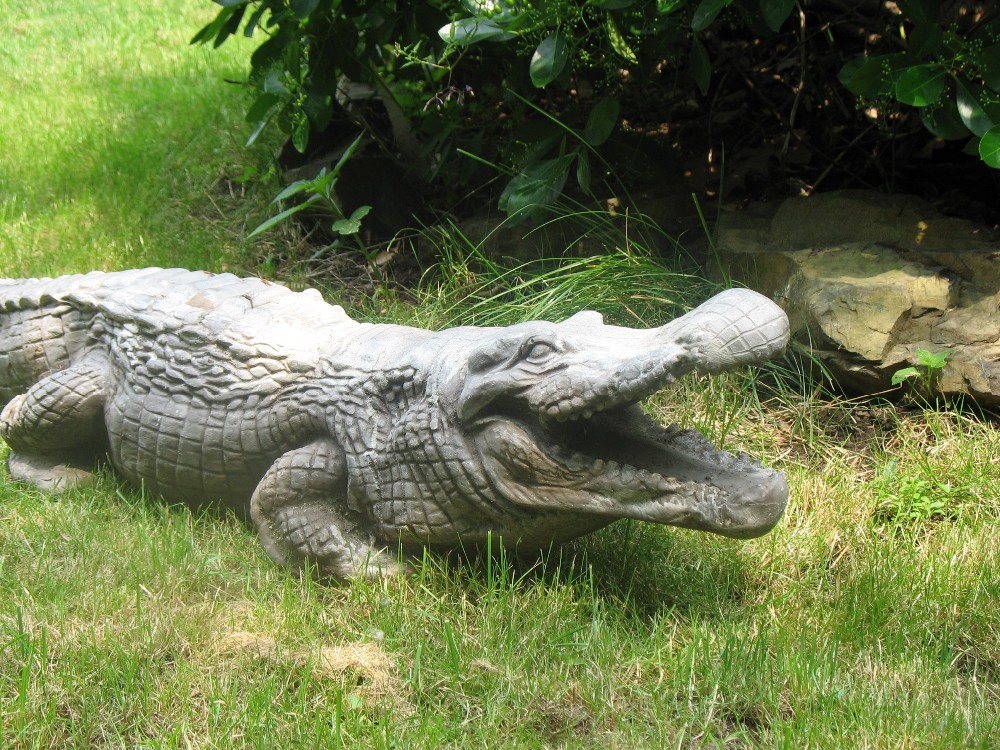 resin alligator statue