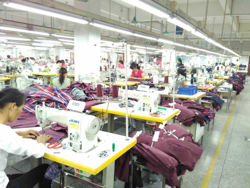 新しい到着の学校の摩耗2015学校の制服のシャツドレス独自のロゴ付き仕入れ・メーカー・工場