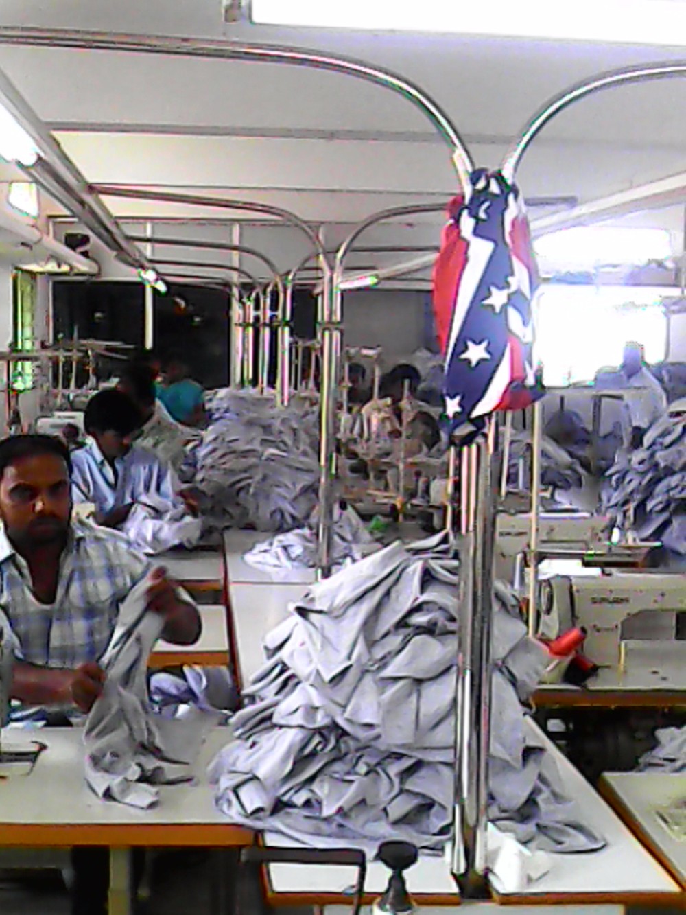 インド低価格白メンズ綿tシャツ120 gsm 0.50ドル仕入れ・メーカー・工場