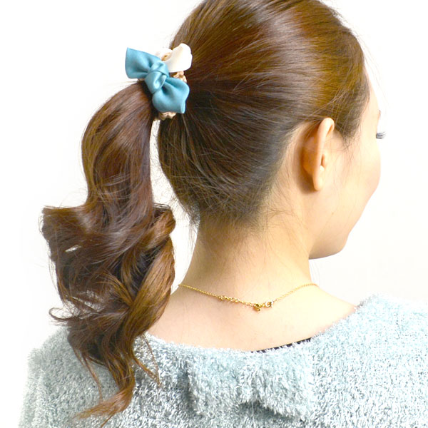 自由配置!! 日本東京ホットアイテムミニダブルリボンモチーフデザインツートンカラーのヘアーポニーテールホルダー。問屋・仕入れ・卸・卸売り