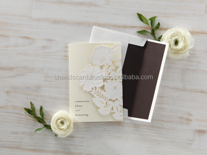 オリジナルカード白bhandsレーザーカット花bh5087結婚式の招待状のカード仕入れ・メーカー・工場