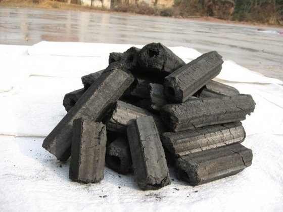 High_Quality_Sawdust_Charcoal_Briquettes_Hexagonal_Shape_ (1).jpg