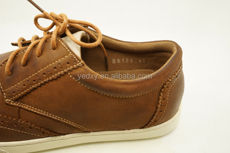 茶色ブローグスタイル最新モデルの男性の革のスポーツの靴スニーカー仕入れ・メーカー・工場