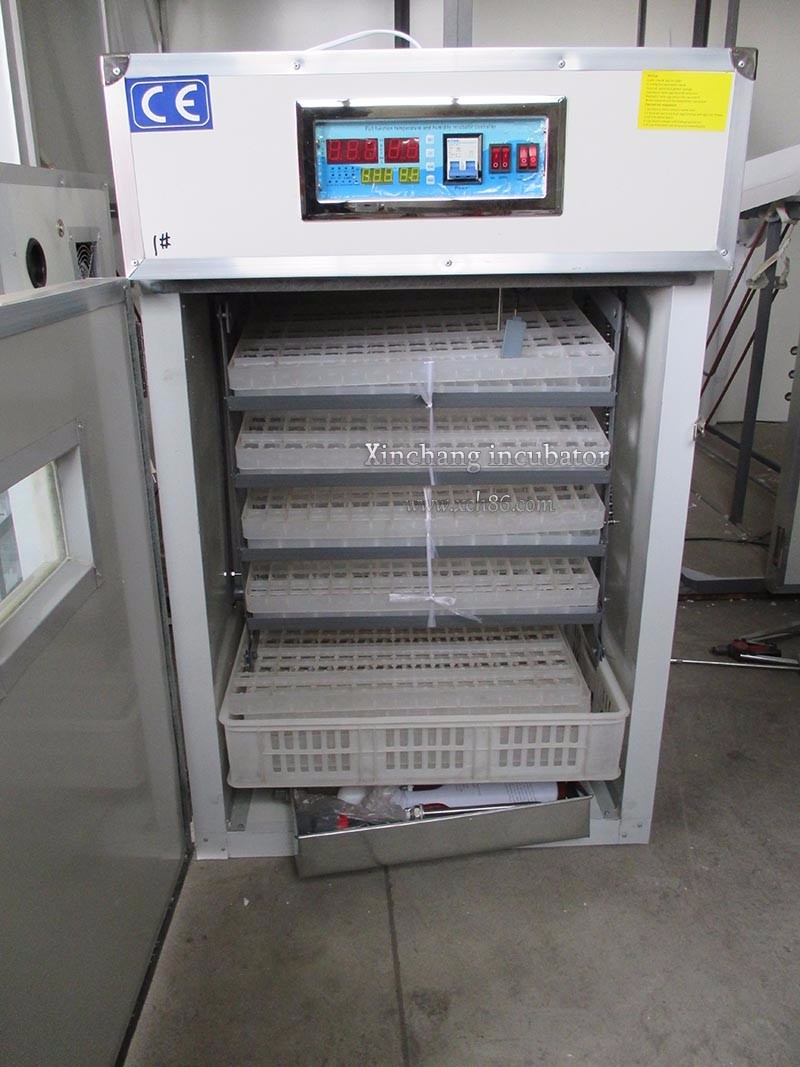 352 egg incubator -